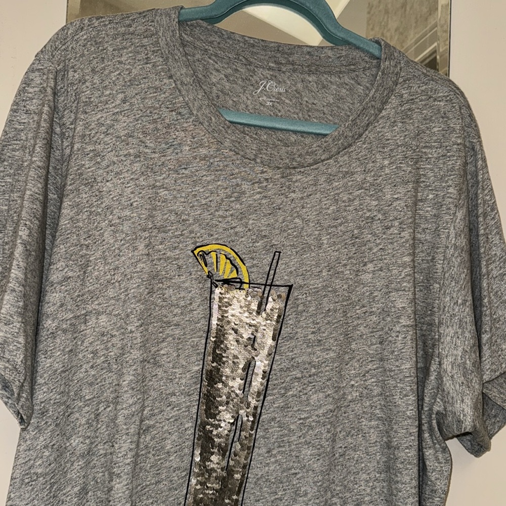 NWT, JCrew vintage gray T with  “Gin Fizz” sequin design. Size 3X.